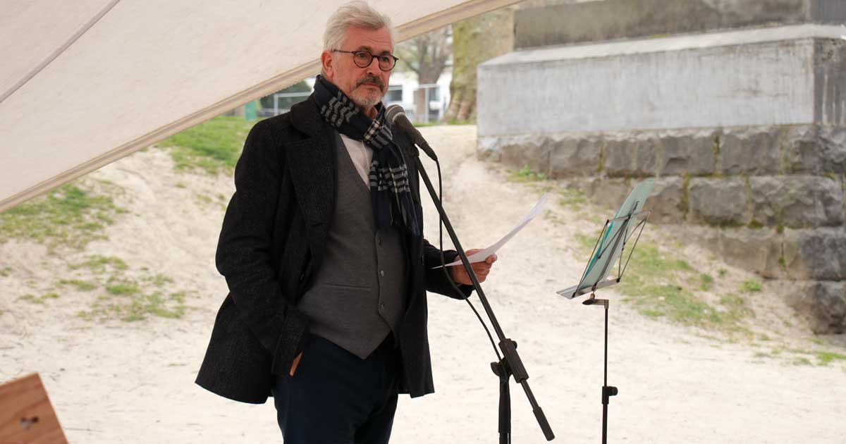 Le ministre Bernard Clerfayt lors de la remise des labels Communes amies des animaux, un événement organisé au Parc du cinquantenaire à Bruxelles